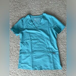 Figs Casma three pocket scrub top. Size XS. In Seaglass color
